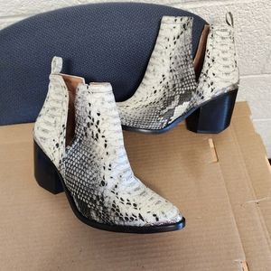 Jeffrey Campbell Cromwell